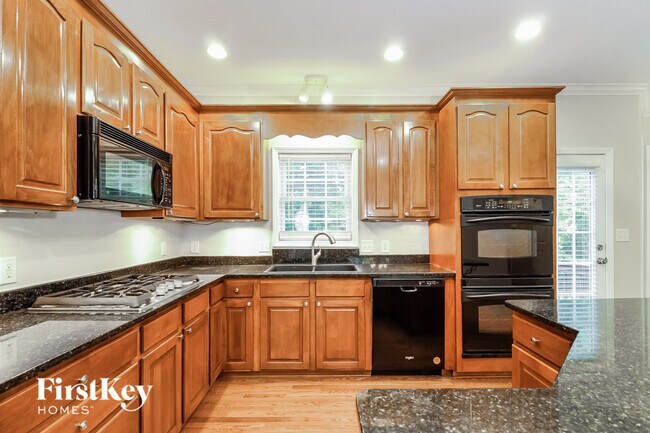 Building Photo - 3205 Quail Run Dr