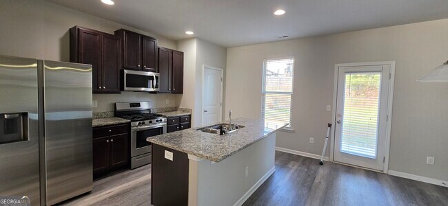 Building Photo - 7373 Ledgestone Ln