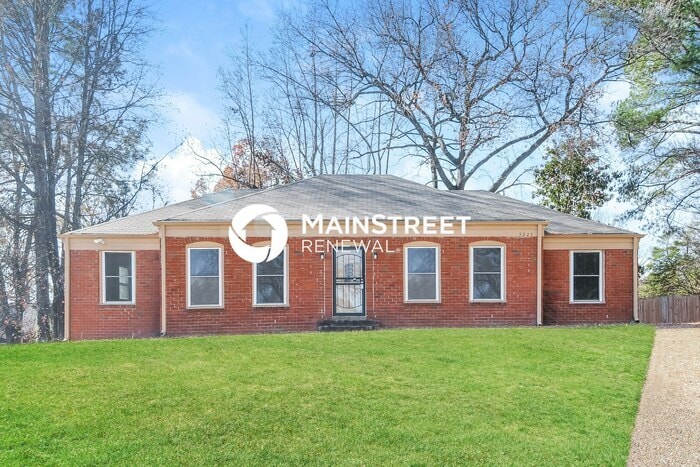 Foto principal - 3 Bedroom Pet-Friendly Home in Memphis, TN...