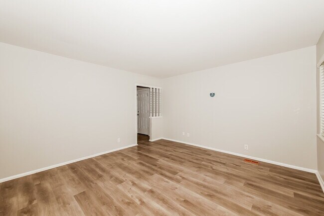 Foto del edificio - 4033 Arborcrest Dr