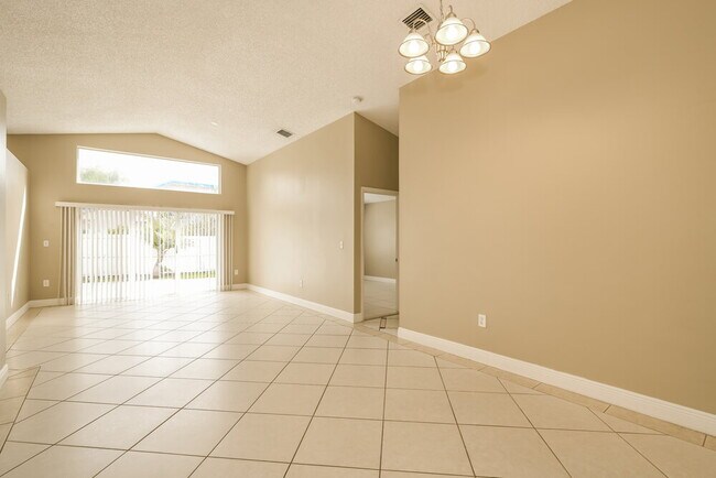 Foto del edificio - 2922 SW 174th Ave