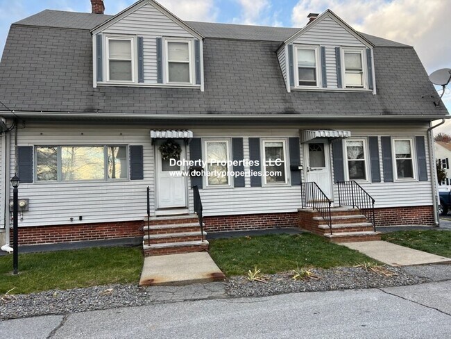 Building Photo - 33 Alder St