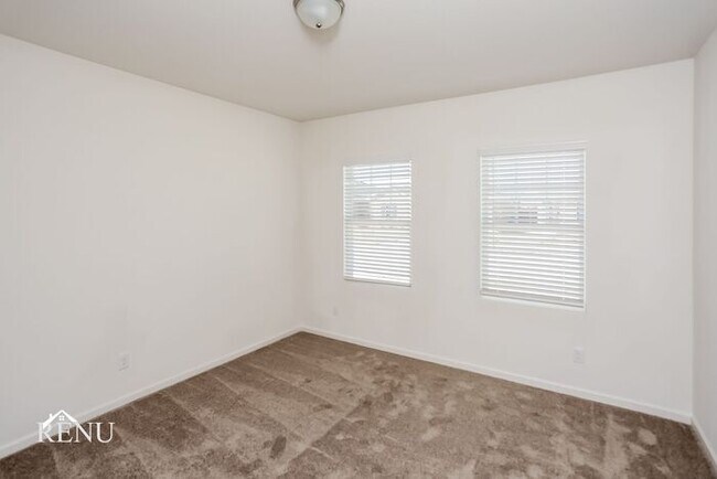 Building Photo - 509 London Dr