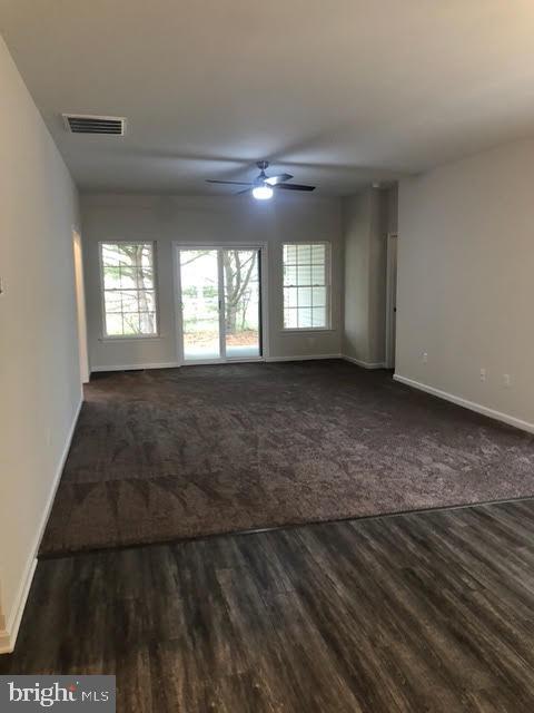 Foto del edificio - 10 Backwater Ct