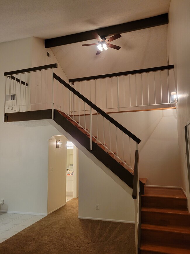 Escalera al desván - 27948 Tyler Ln