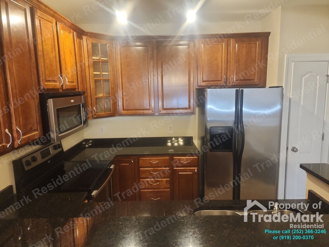 Primary Photo - Lovely Condo