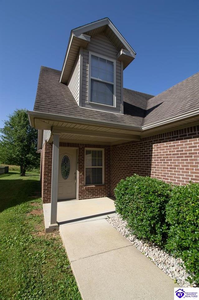 Building Photo - 134 Twin Lakes Dr