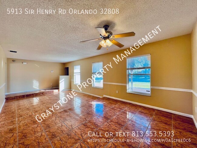 Foto del edificio - Comfortable and Convenient 4-Bedroom Home ...