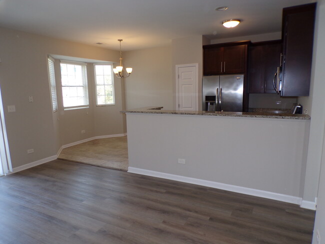 Building Photo - 5233 Stoneridge Ct