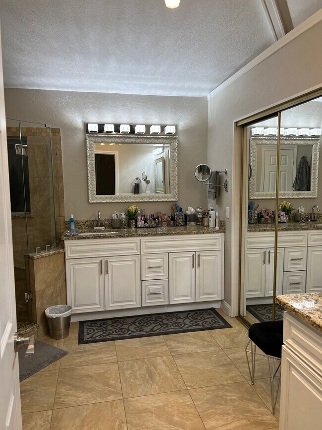 Foto del edificio - 408 N Kylie Ln