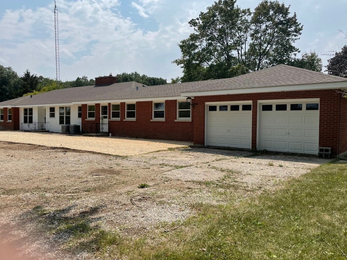 Primary Photo - 40870 Hunt Club Rd