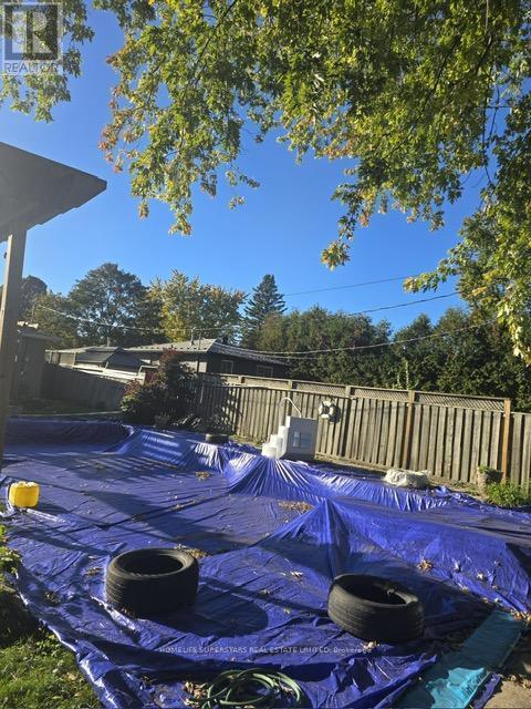 Photo du bâtiment - 73 Adeline Ave