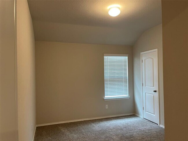 Building Photo - 13837 Rock Island Trl