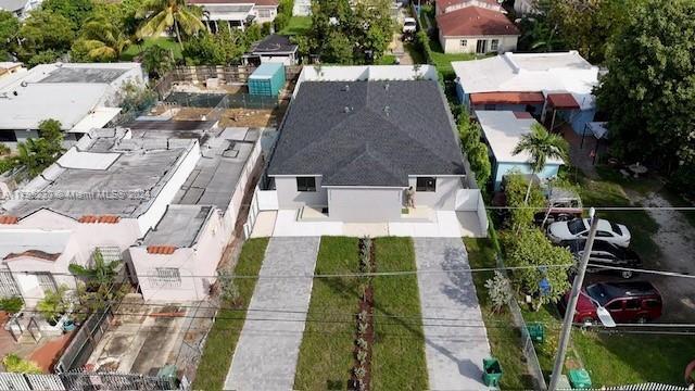 Building Photo - 2011 NW 26th St