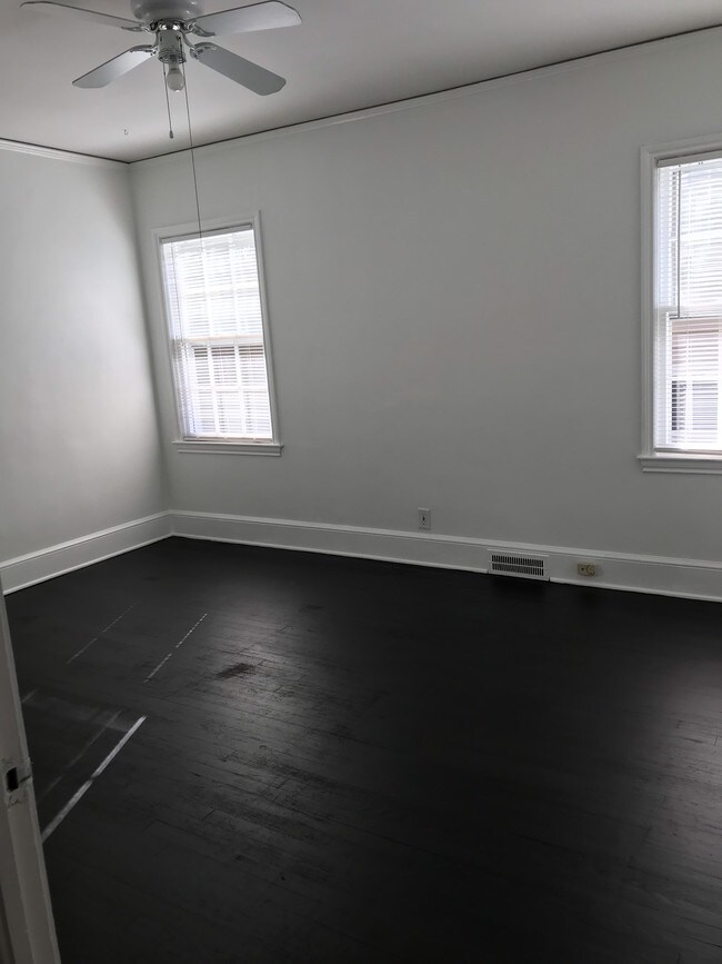 Habitación principal - 891 Amsterdam Ave NE