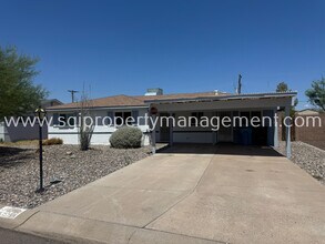 Building Photo - 2202 W Palmaire Ave