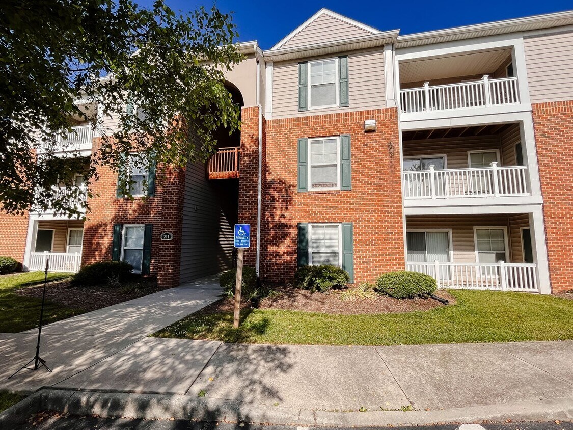 211 S Knollwood Dr, Blacksburg, VA 24060 House Rental in Blacksburg