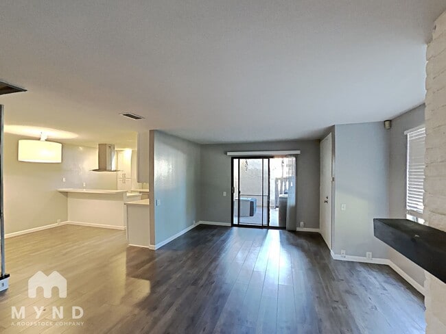 Building Photo - 10617 Caminito Cascara