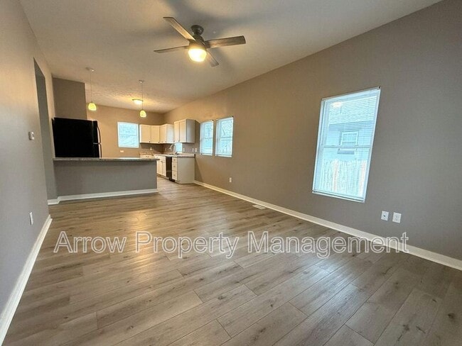 Building Photo - 2271 Holdrege St