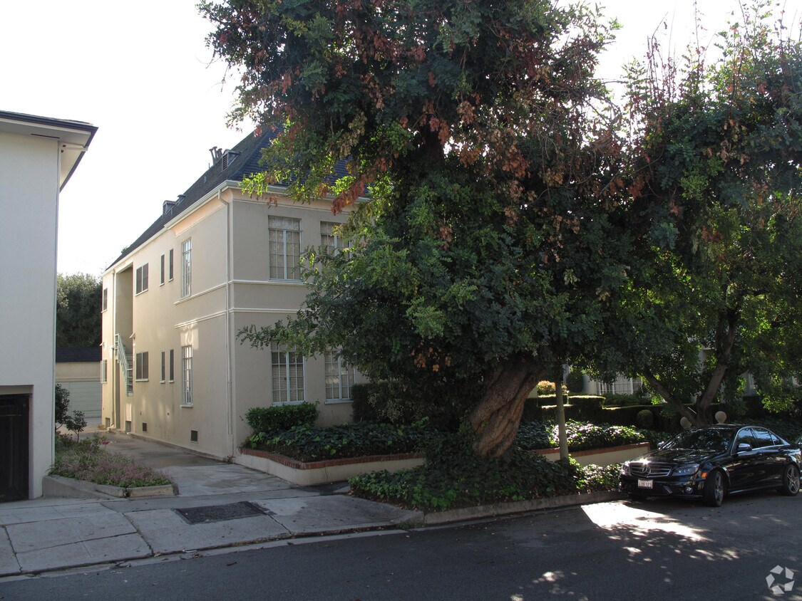 Foto del edificio - 1954 N Kenmore Ave