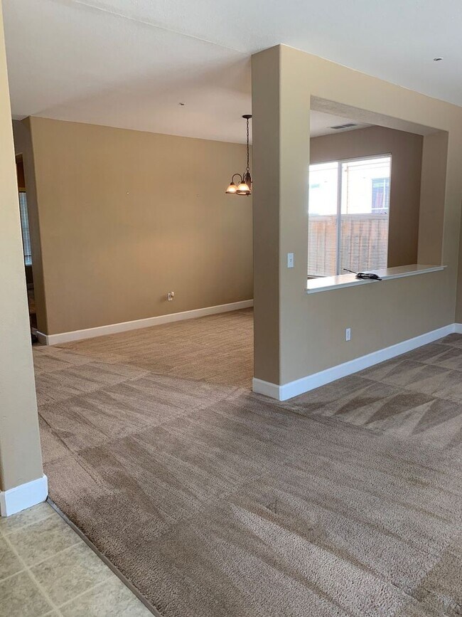 Foto del edificio - 4BR/3BA Single Family House - Brentwood
