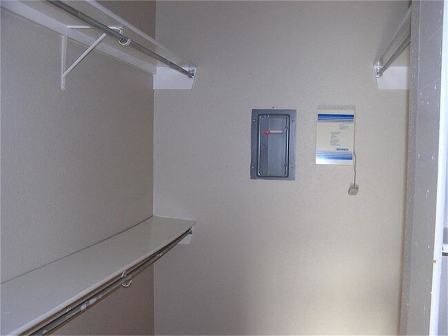 Building Photo - 716 Bering Dr