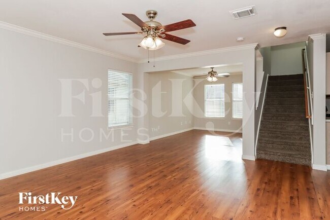 Foto del edificio - 7707 Little Thicket Ct