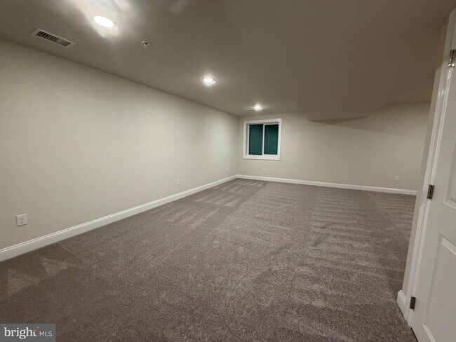 Building Photo - 433 Reagans Ln