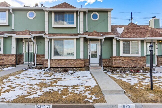 Foto del edificio - Upgraded 3-Bed Townhome Just Minutes from ...
