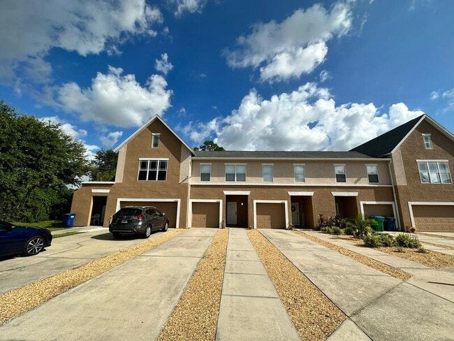 Photo - 4330 Tyler Cir N Townhome