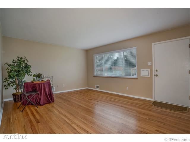 Foto del edificio - 2790 S Hudson St