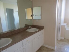 Building Photo - 3303 SW 8th Ct