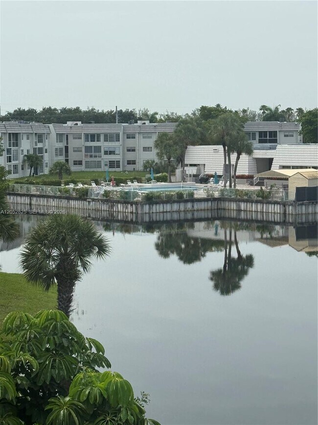 Building Photo - 8220 Sunrise Lakes Blvd