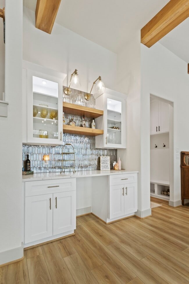 Building Photo - 21359 Monarch Dr