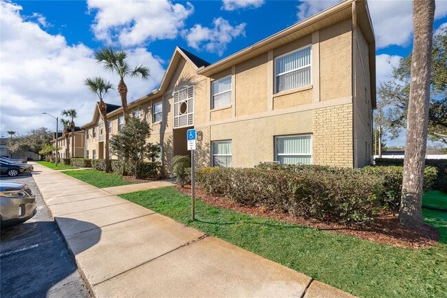 Building Photo - 2432 Swailes Dr