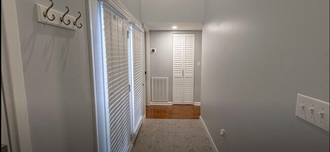Foto del edificio - Knoxville 37920 - 3 bedroom, 3 bath home i...