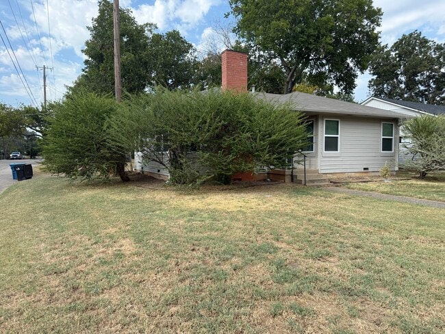 Building Photo - 531 W Bullock St