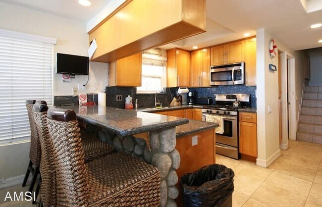 Foto del edificio - 4 br, 3 bath House - 3237 Ocean Front Walk