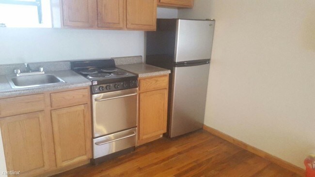 Foto del edificio - 329 W 35th St