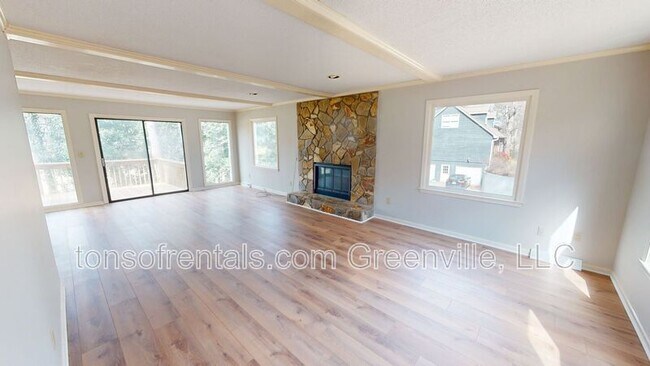 Foto del edificio - 710 Stallings Rd