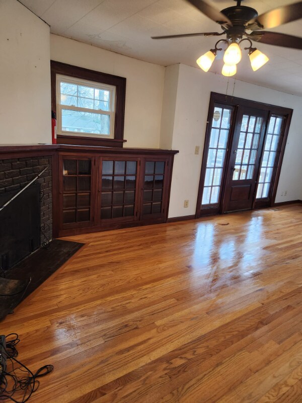 Building Photo - 2600 S 40th St