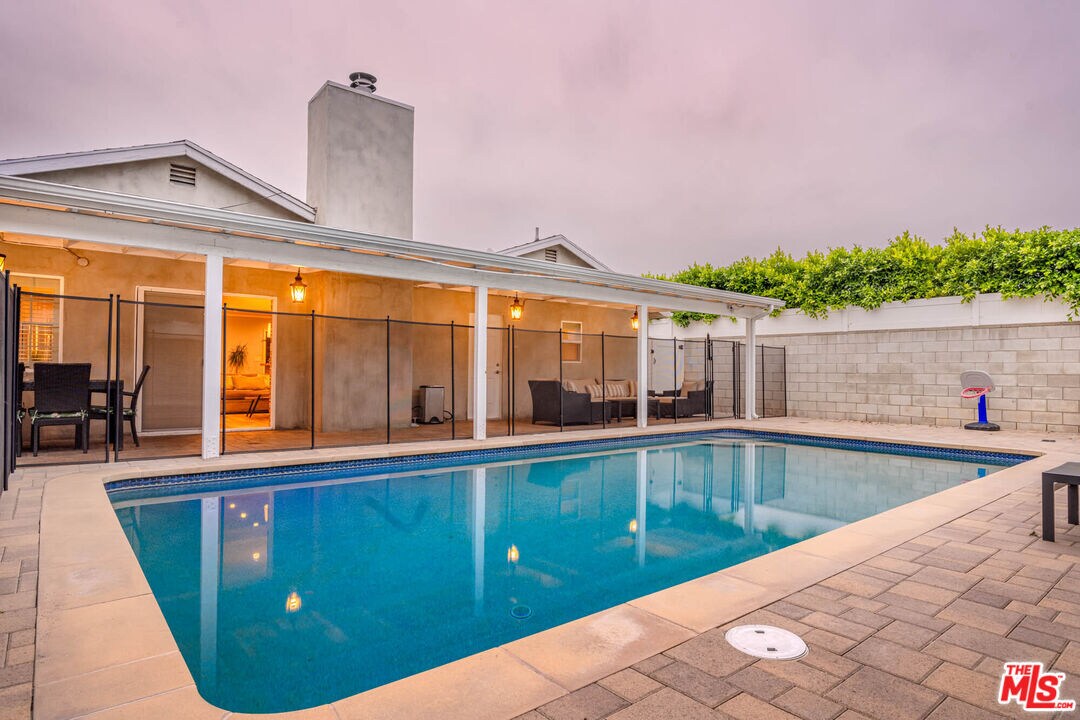 Foto principal - 17612 Covello St