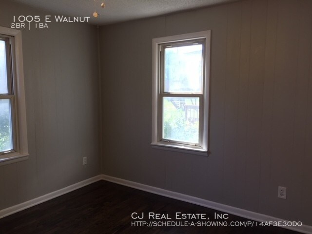 Foto del edificio - 1005 E Walnut St