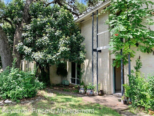 Foto del edificio - 2 br, 2 bath House - 5328 C Balcones Drive