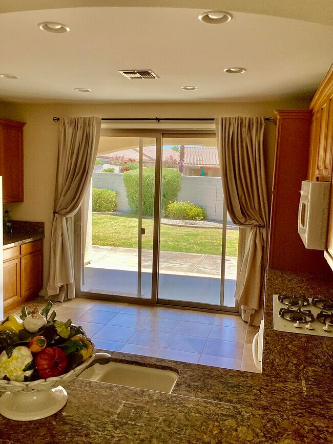Building Photo - 41444 Via Arleta