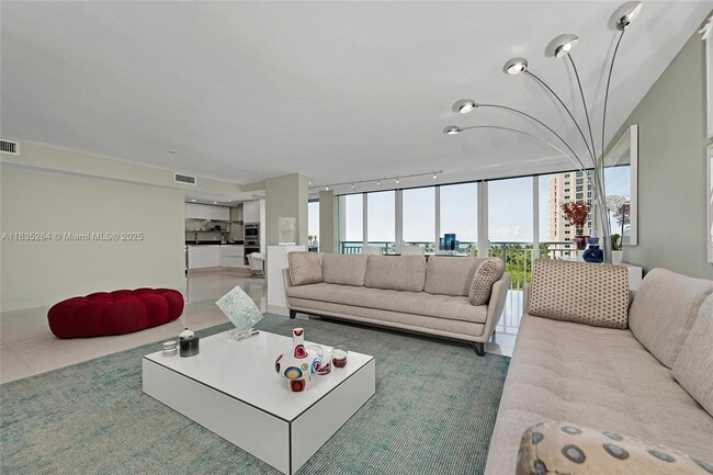 Building Photo - 607 Ocean Dr
