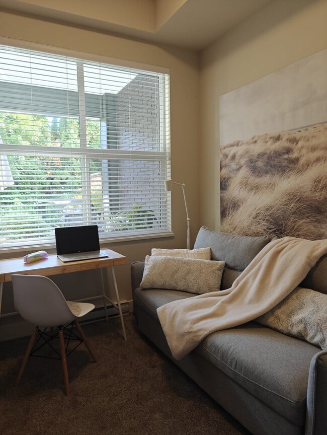 Building Photo - 2120 Gladwin Rd