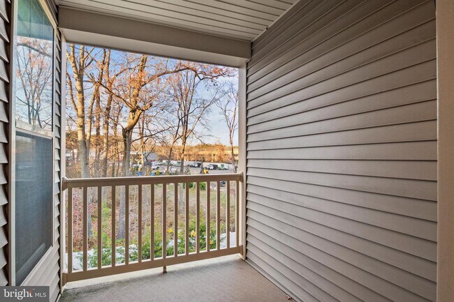 Building Photo - 3 Bed 2 Ba w/ Garage