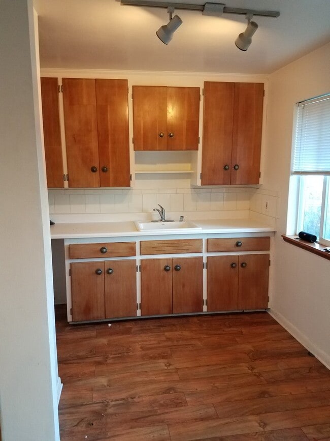 Building Photo - 852 HS CARLSEN
