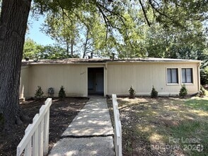 Building Photo - 3621 Willow Point Dr